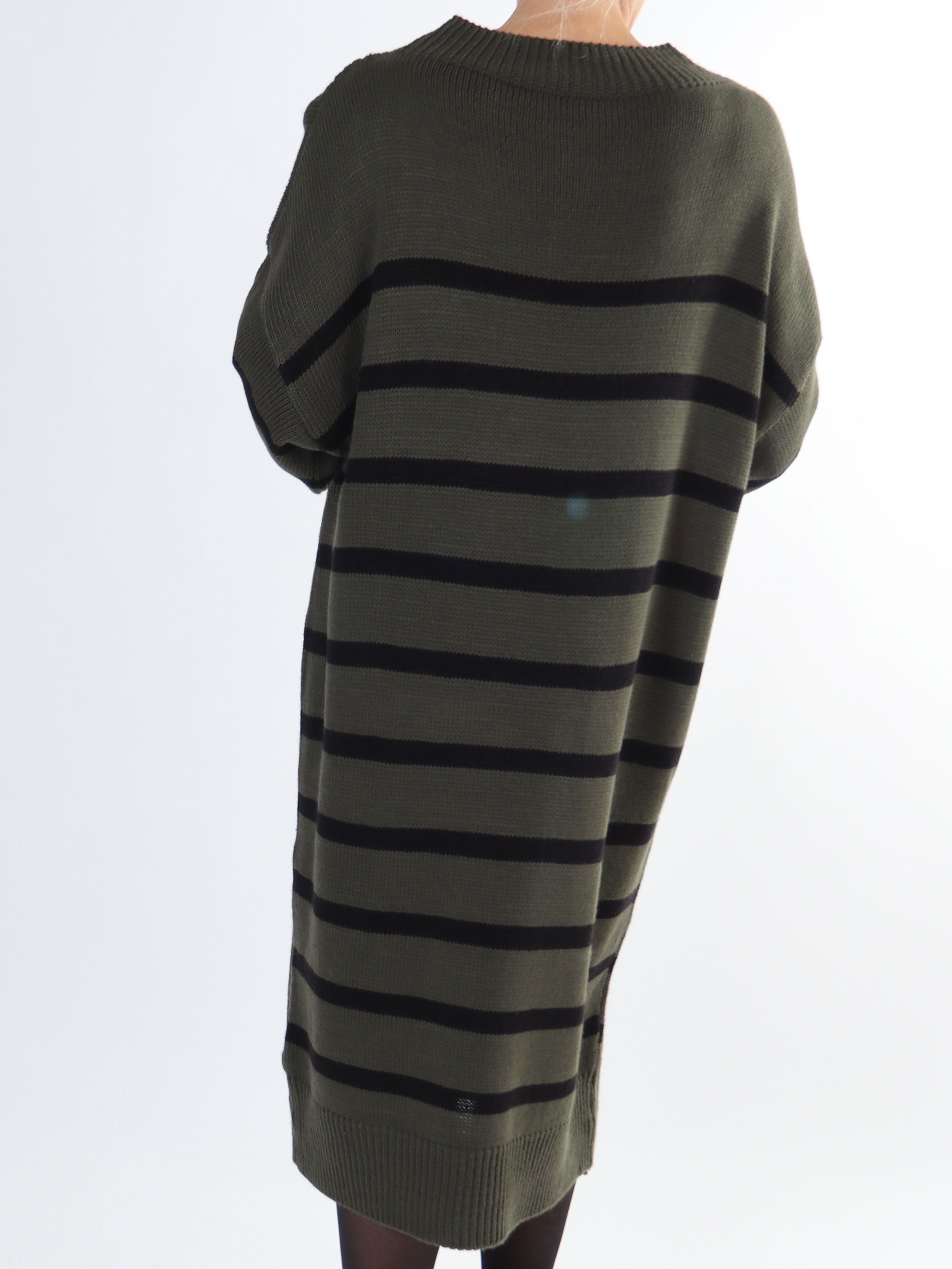 Ciara - Stickad klänning med ränder i stora storlekar